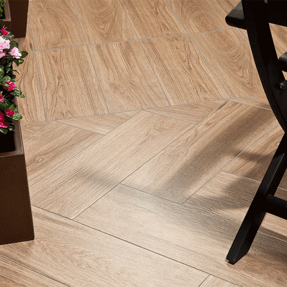 Fronda Nogal Wood Effect Tile